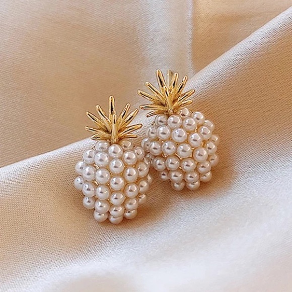 Pineapple Pearl Earrings - Picture 1 of 2